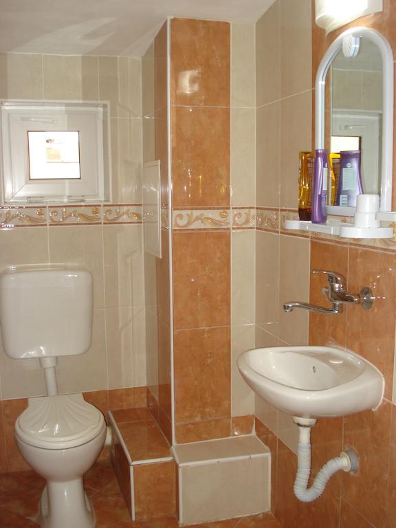 Moni 85 Family House Hotel Sozopol Room photo